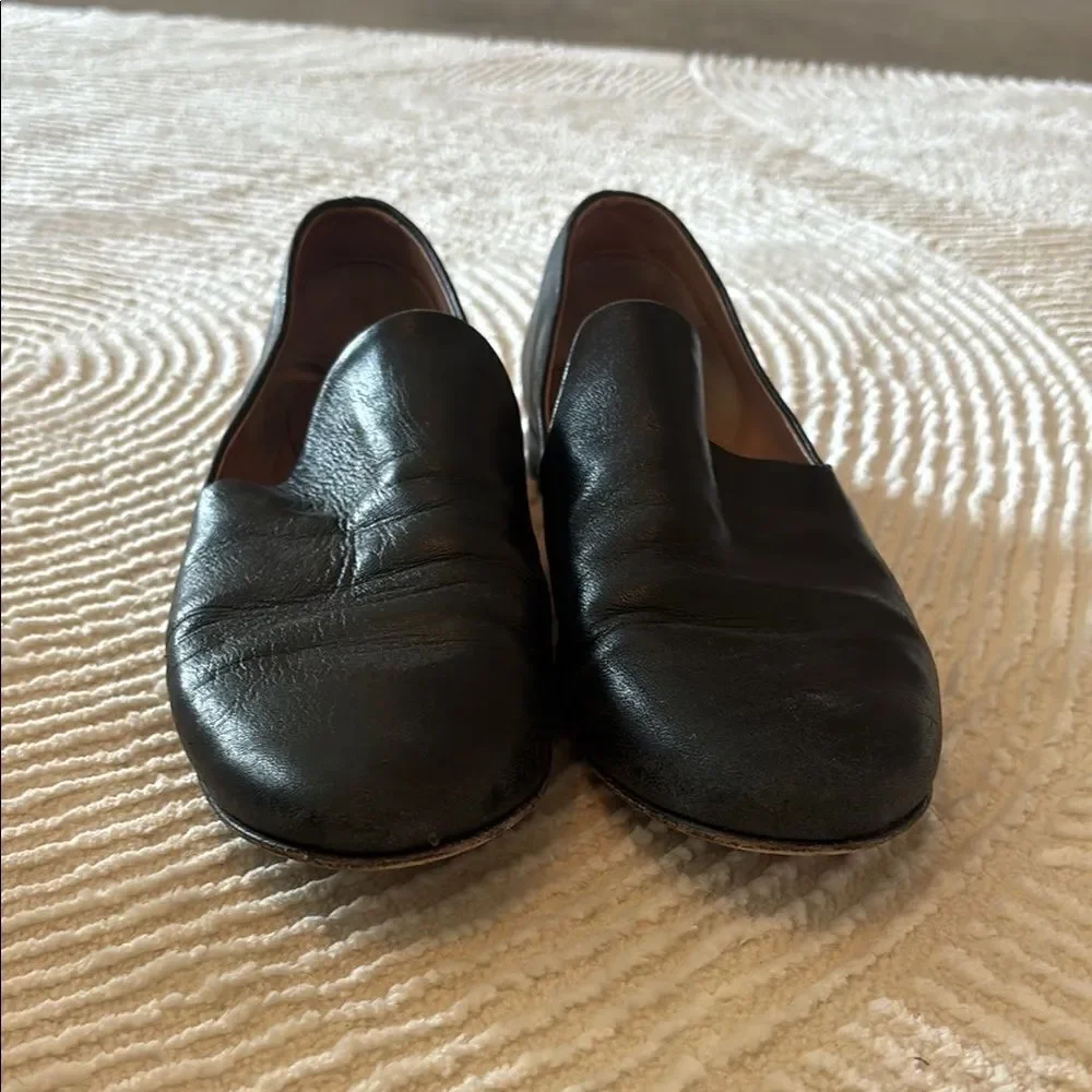 Lewit Black Loafers Classic Slip-On Design